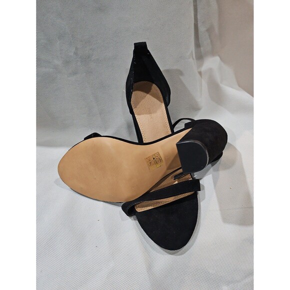 Heels - Picture 3 of 3